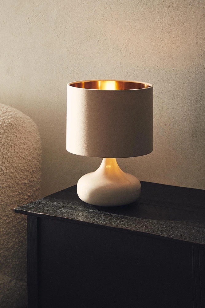 SMALL CERAMIC BASE TABLE LAMP