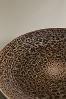 DESSERT PLATE WITH RAISED DESIGN