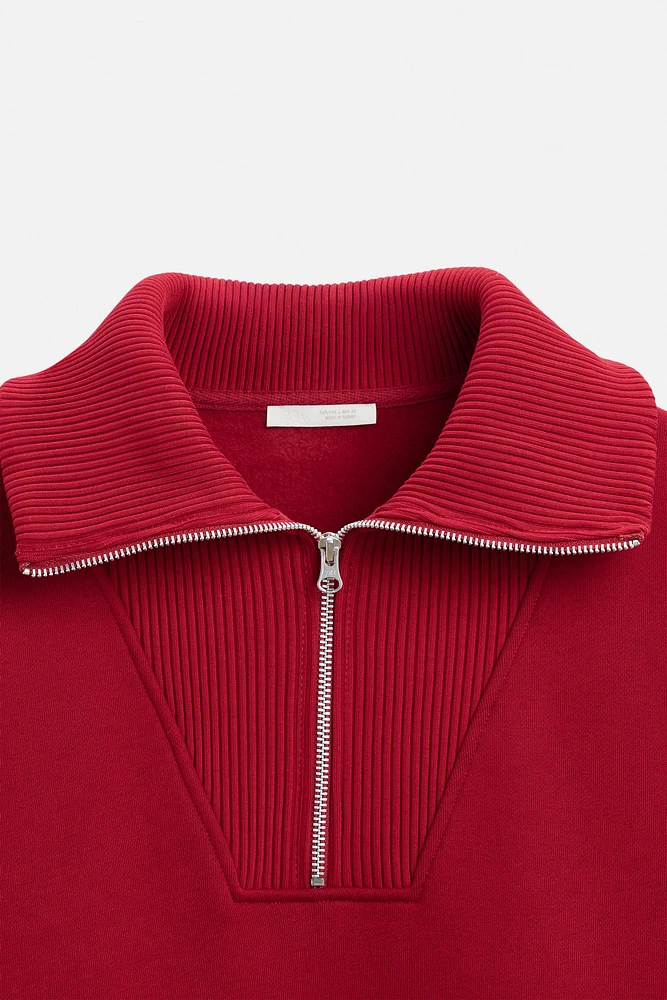 QUARTER ZIP SWEATSHIRT