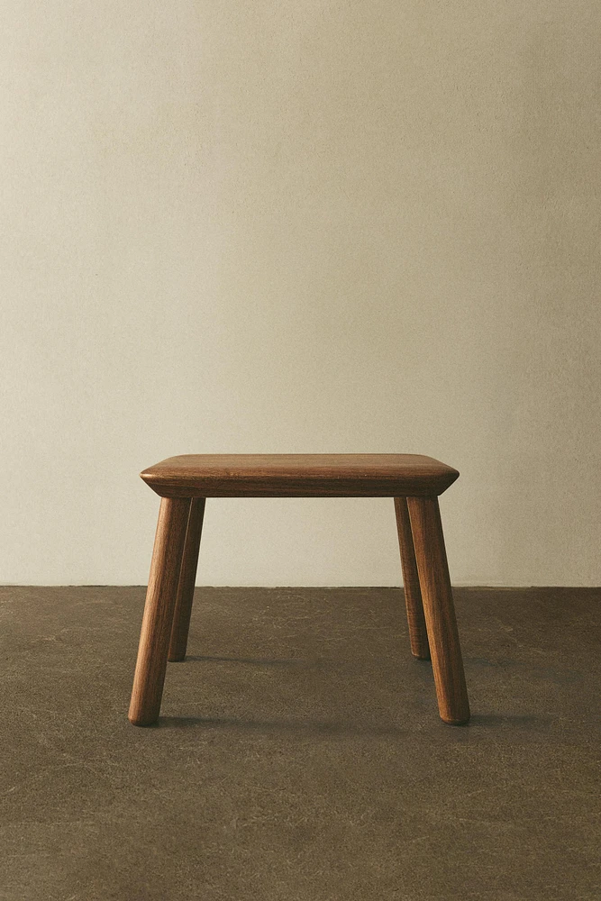 BEVELED ACACIA STOOL
