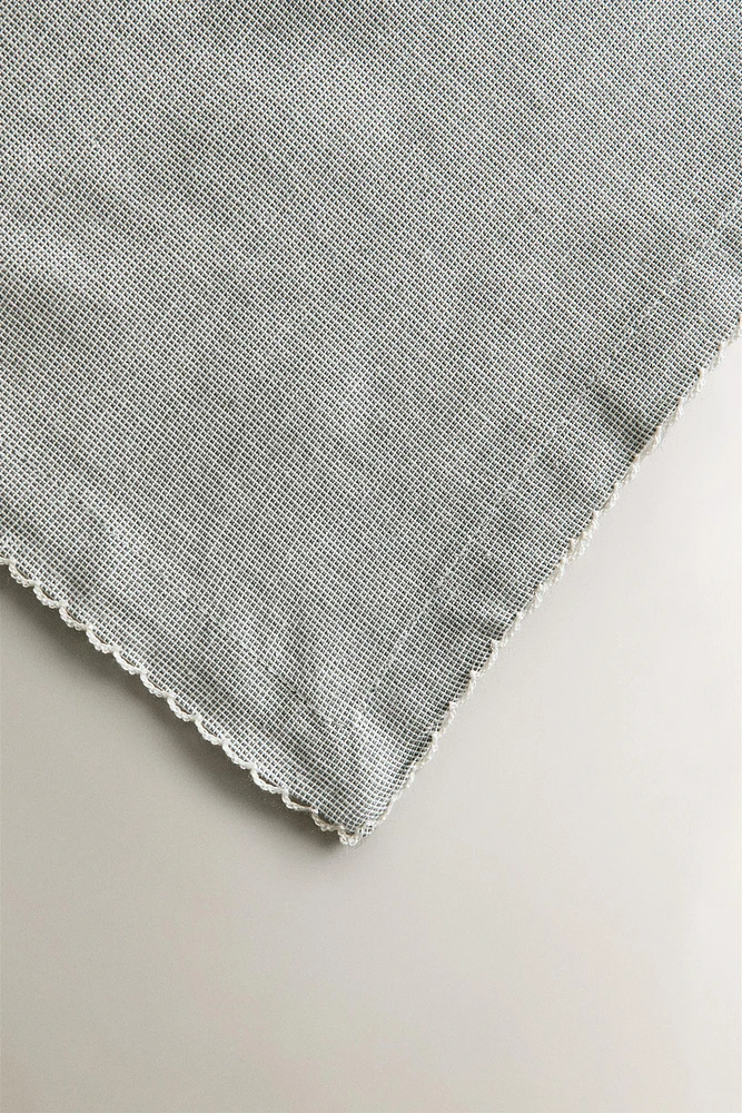 SCALLOPED TABLECLOTH