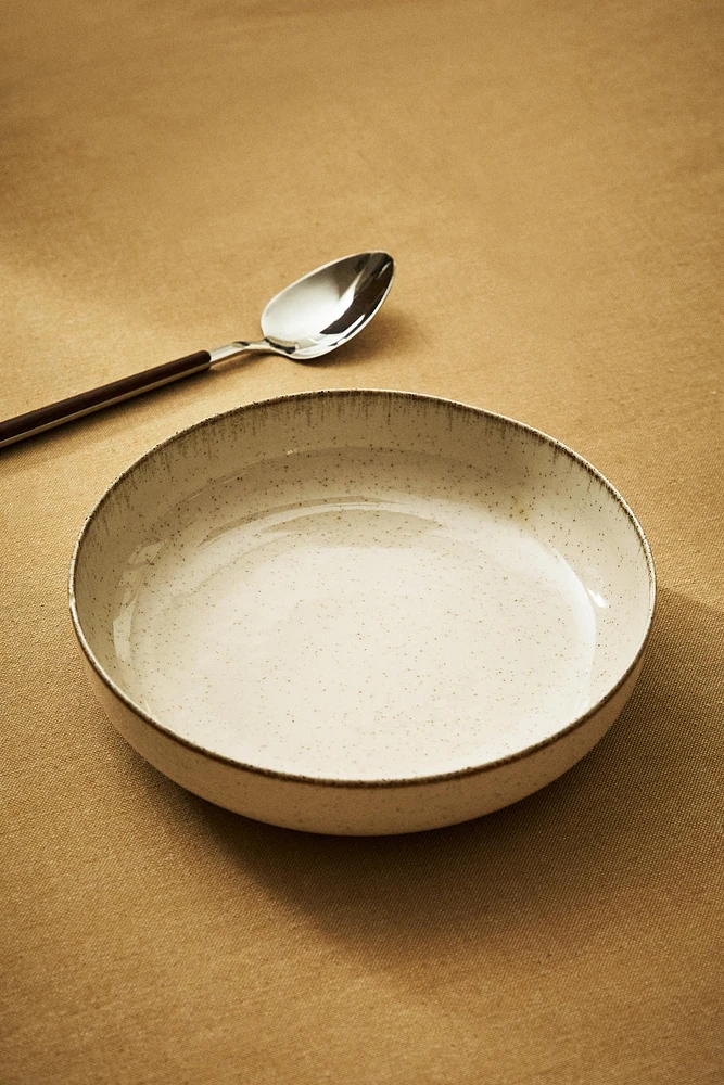 PORCELAIN SOUP PLATE WITH ANTIQUE FINISH RIM