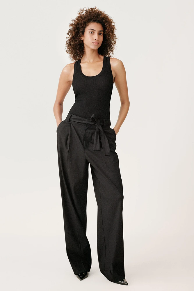 PANTALON EN LAINE AVEC CEINTURE 50E ANNIVERSAIRE
