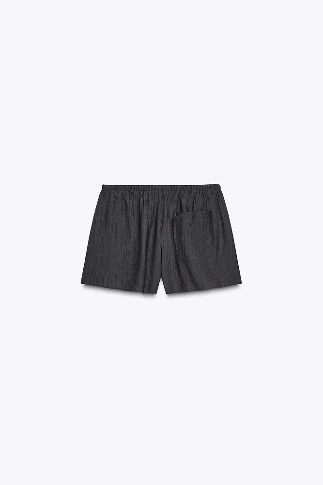SHORT EFFET PLISSÉ