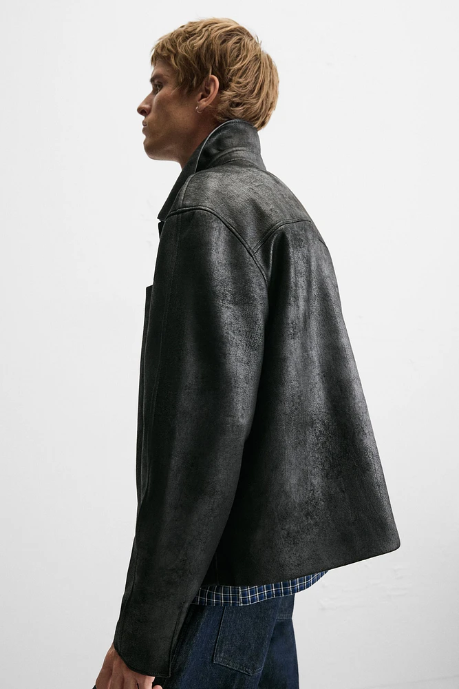 BLOUSON EN MATIÈRE SYNTHÉTIQUE DÉLAVÉE