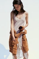 ROBE EN MATIÈRES VARIÉES AVEC DENTELLE
