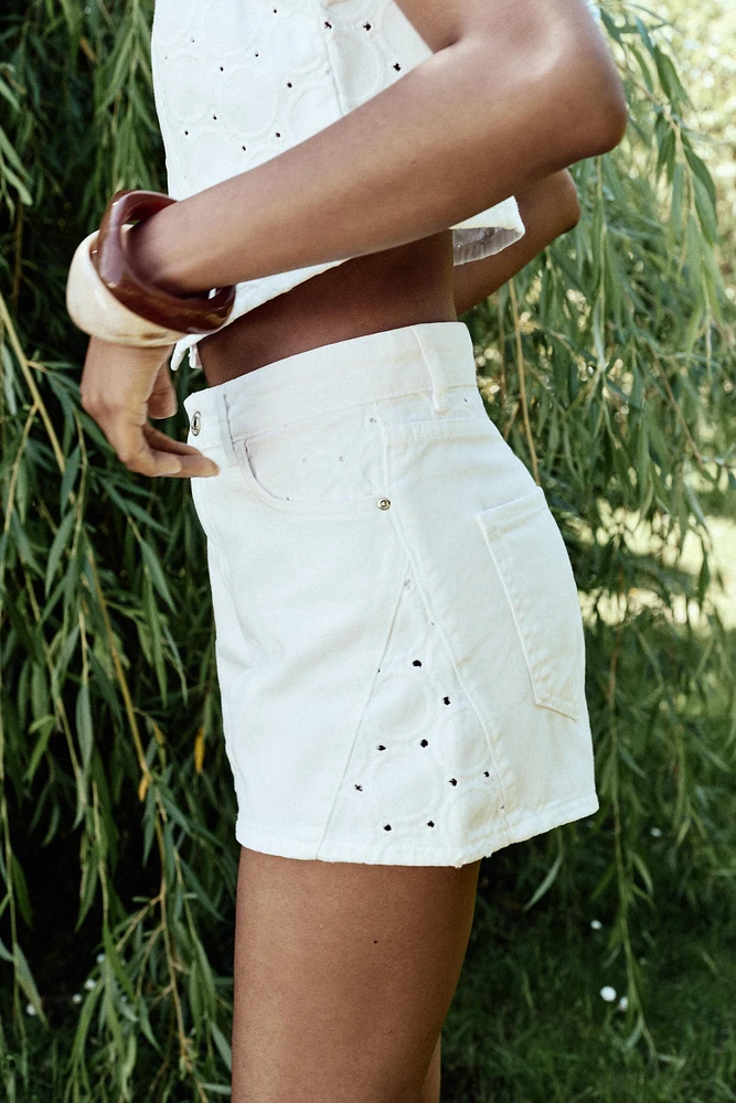 Z1975 SHORTS WITH OPENWORK EMBROIDERY