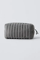 TEXTURED POUCH