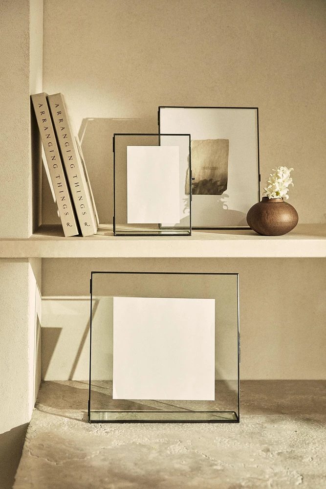 RECTANGULAR STRUCTURE PICTURE FRAME