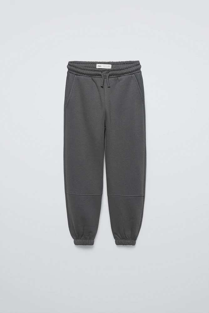 LABEL JOGGER SWEATSHIRT AND PANTS SET