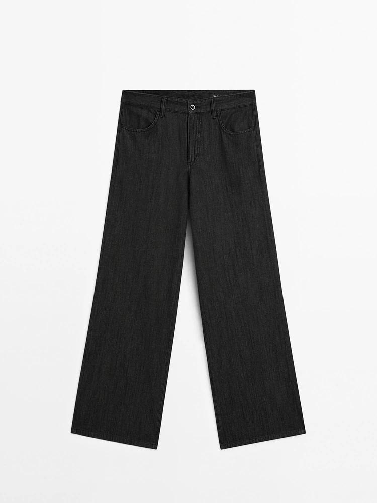Loose mid-rise wide-leg jeans