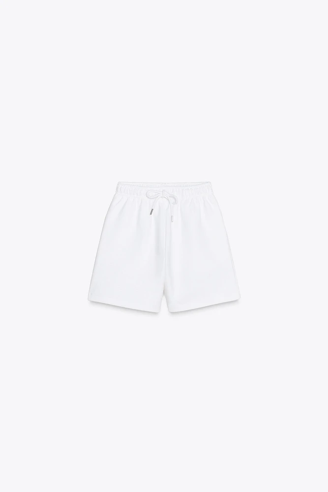 SHORT EN MAILLE SURJET