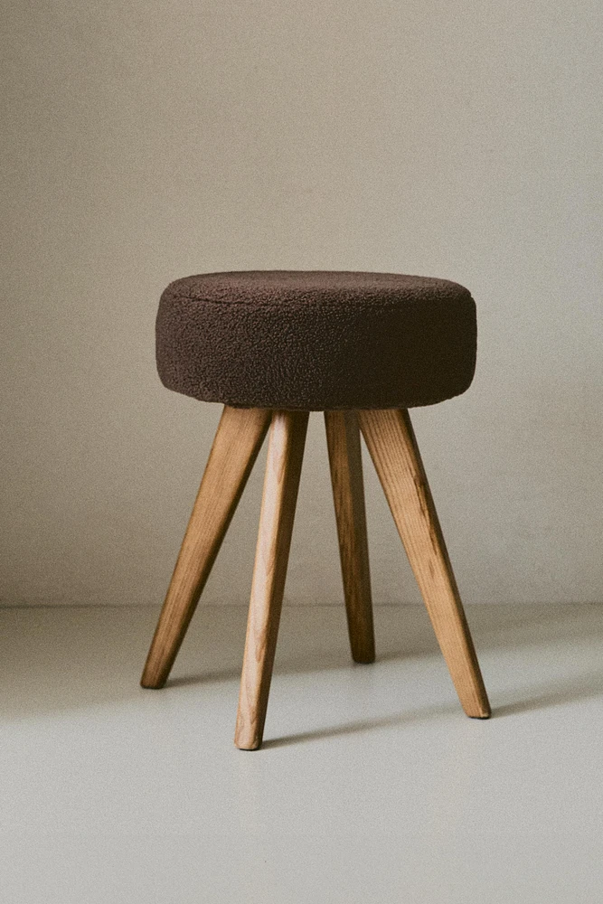 TABOURET EFFET PEAU D’AGNEAU