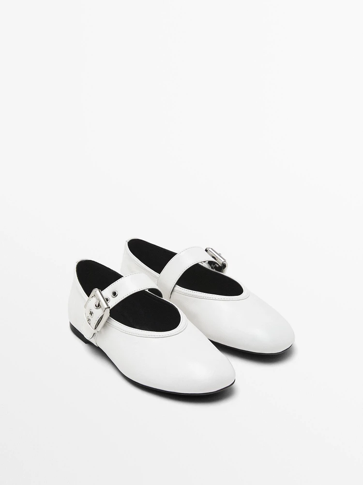 Soft ballet flats with buckle