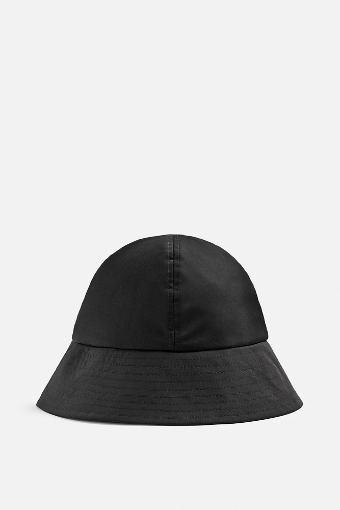 TECHNICAL BUCKET HAT X NANUSHKA