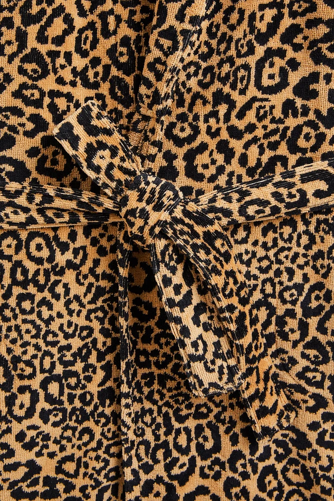 (400 GXM²) LEOPARD JACQUARD BATHROBE