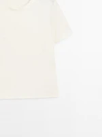 T-shirt with frayed collar
