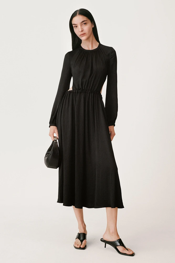 ROBE À DOS NU 50E ANNIVERSAIRE