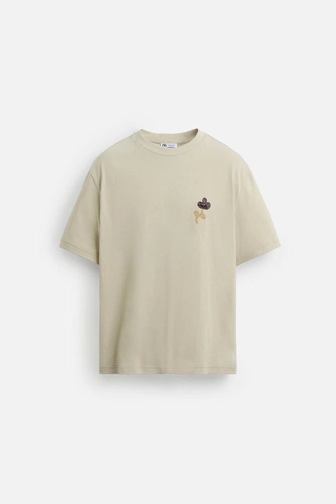 T-SHIRT BRODERIE CONTRASTE