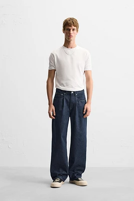 PLEATED STRAIGHT FIT JEANS