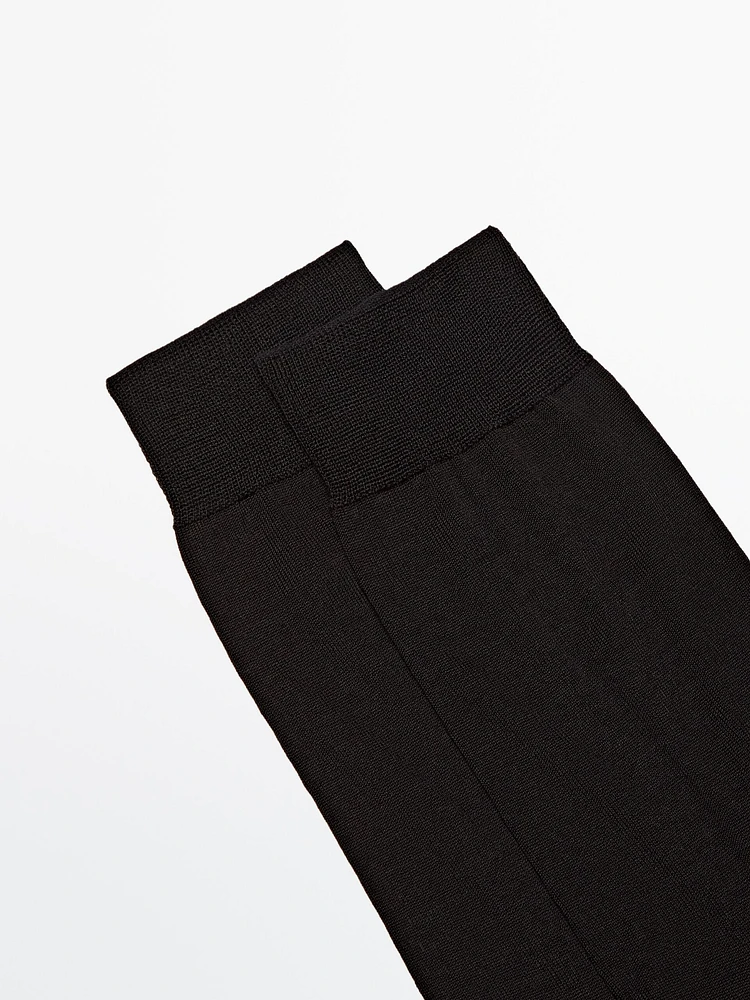 Plain smart socks