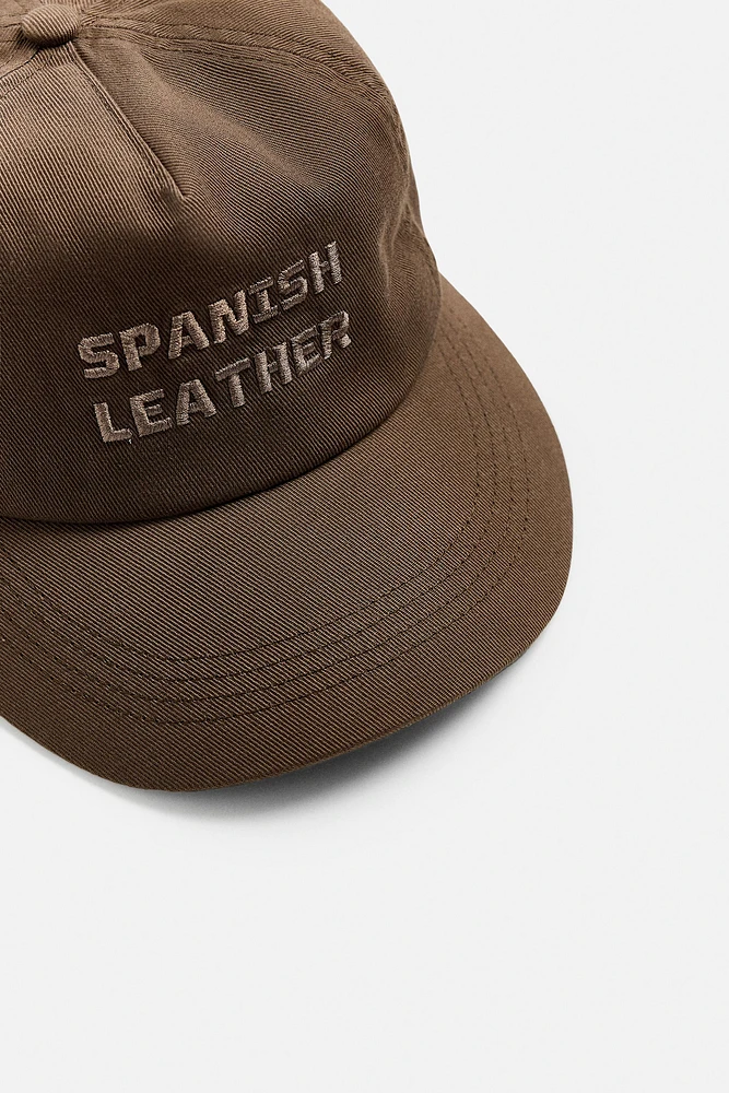 CASQUETTE DÉLAVÉE BRODERIE GUITARRICADELAFUENTE