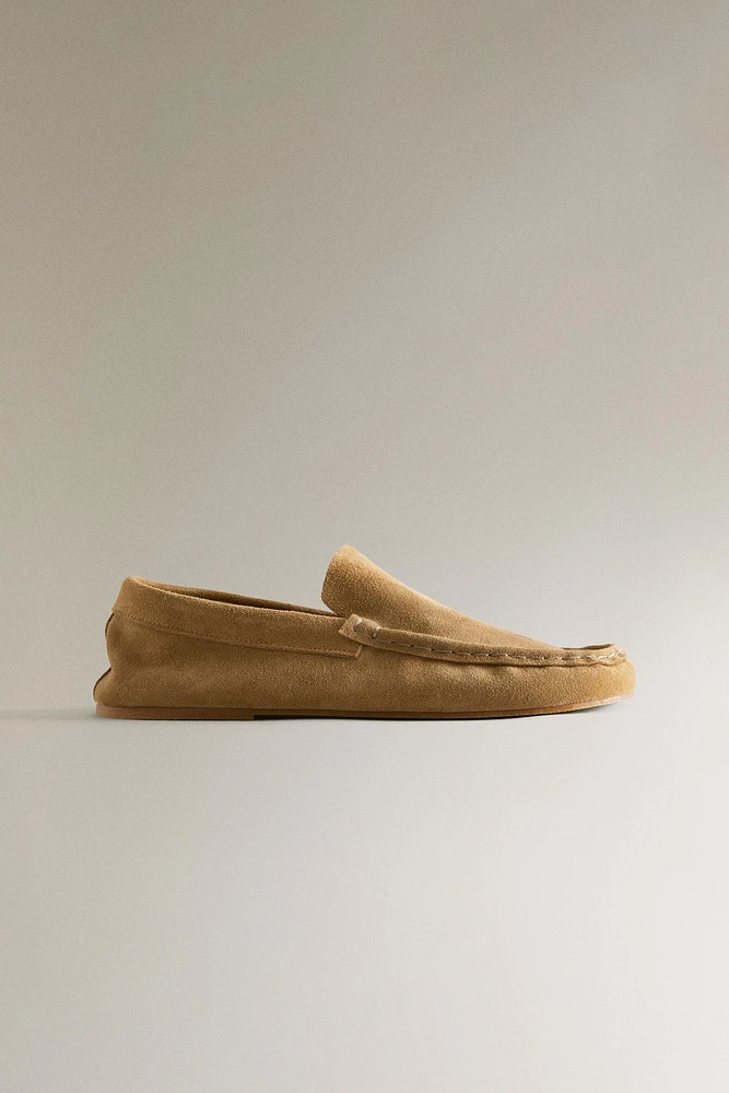 SPLIT SUEDE MOCCASINS
