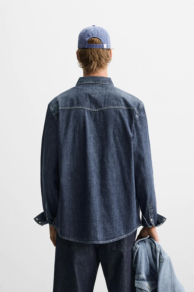 CHEMISE EN JEAN À POCHES