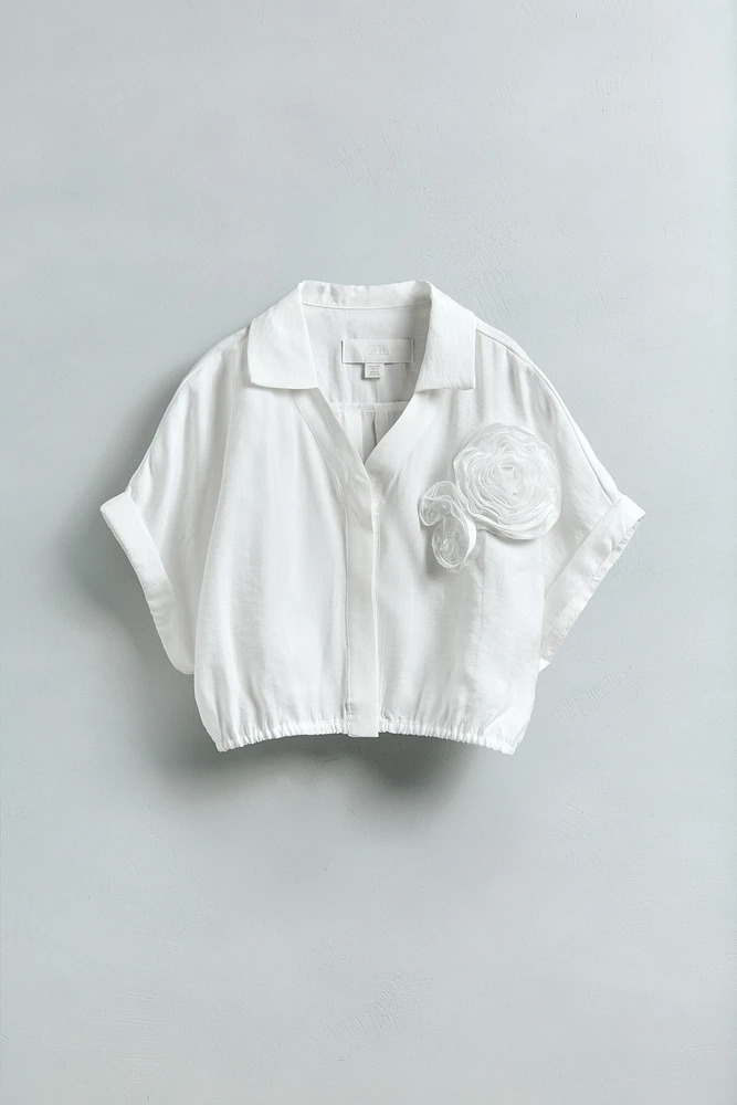 CHEMISE AVEC APPLIQUÉ FLEUR