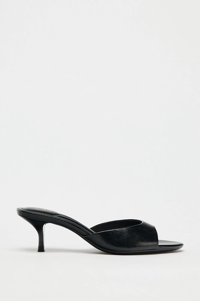PATENT LEATHER SANDALS