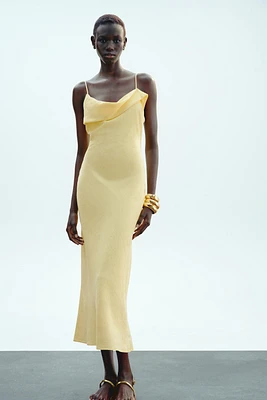 ROBE MIDI STYLE LINGERIE AVEC RAMIE
