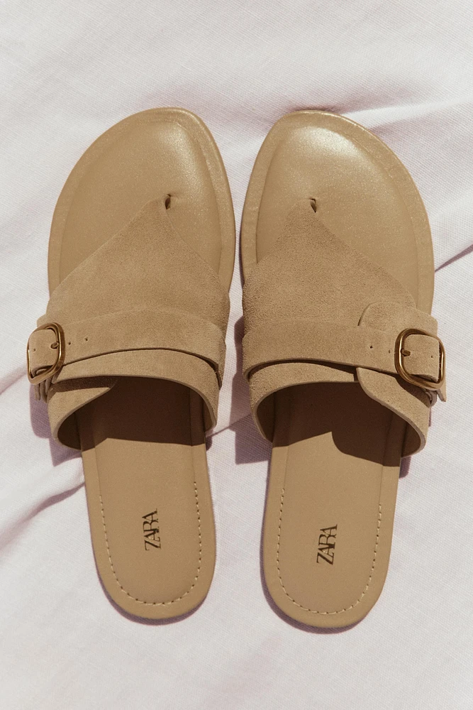 SPLIT LEATHER BUCKLE SANDALS