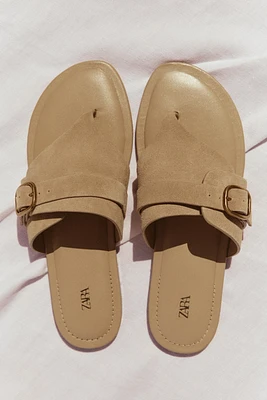 SPLIT LEATHER BUCKLE SANDALS