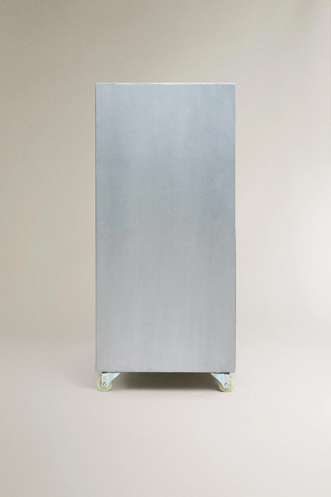 ALUMINUM STORAGE UNIT WITH WHEELS