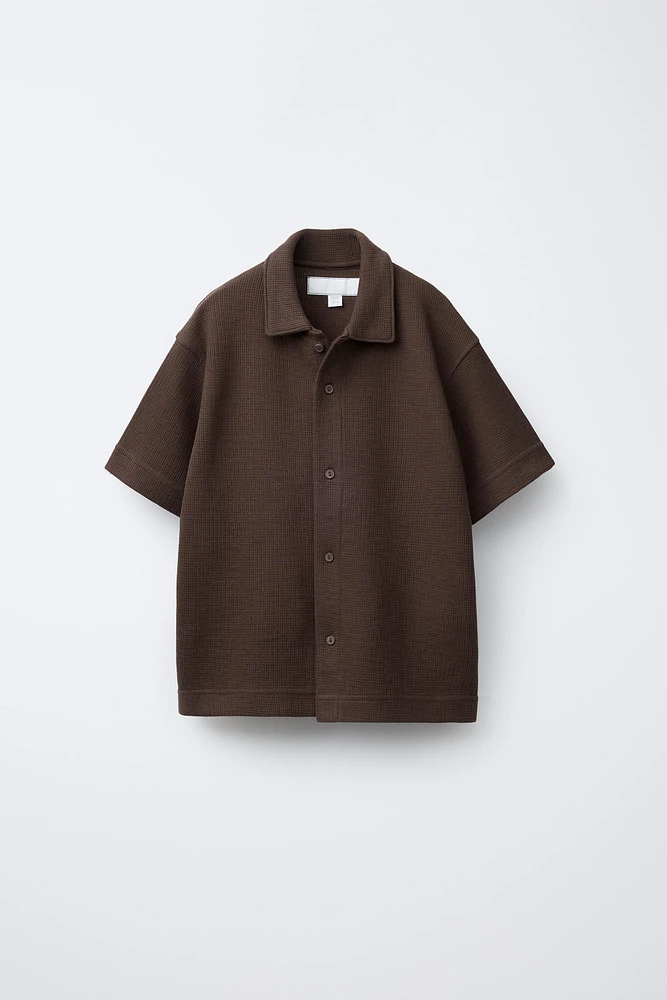TEXTURED SHIRT AND BERMUDA SET