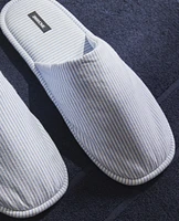 SLIPPERS WITH THIN STRIPES