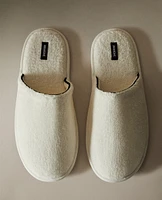 BATHROOM SLIPPERS WITH PIPING