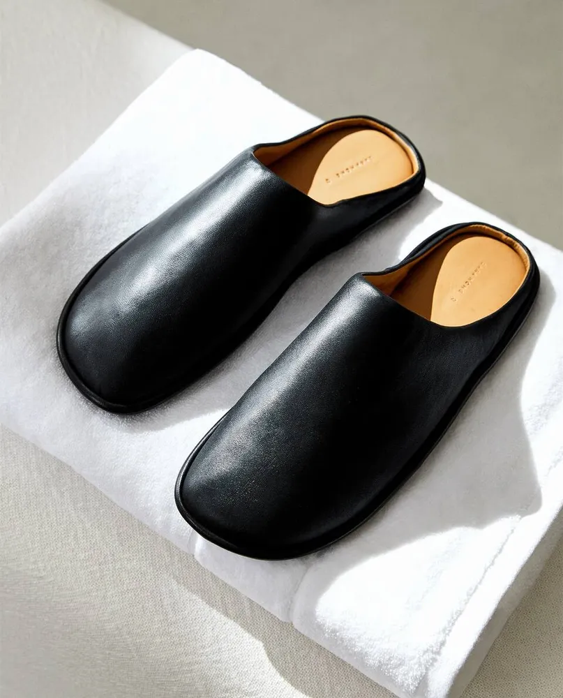 CONTRAST LEATHER SLIPPERS