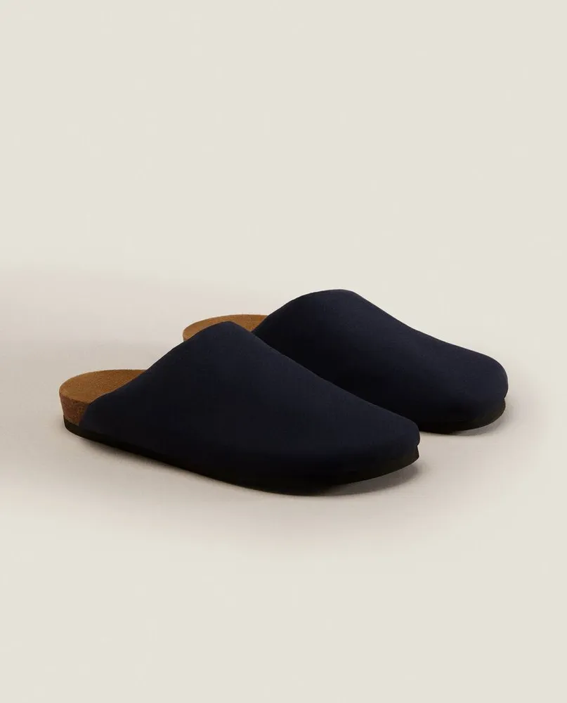 MINIMALIST TECHNICAL CLOGS