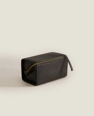 RIGID LEATHER TOILETRY BAG