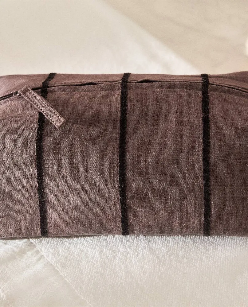 STRIPED FABRIC TOILETRY BAG