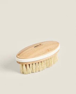 WOOD AND SILICONE BRUSH