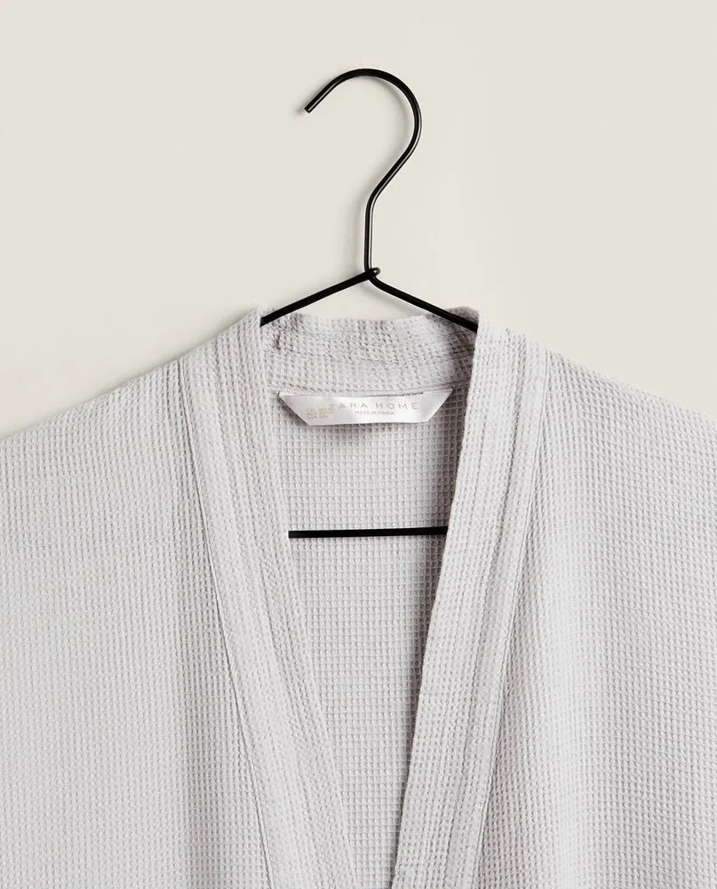 BATHROBE WITH MINI WAFFLE-KNIT