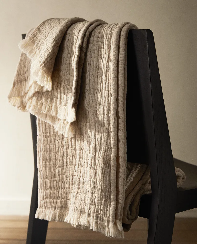 JACQUARD THROW