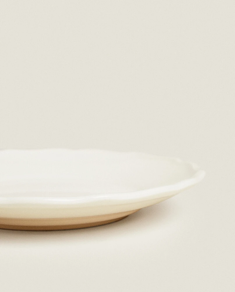 EARTHENWARE SIDE PLATE WITH RAISED-DESIGN EDGE