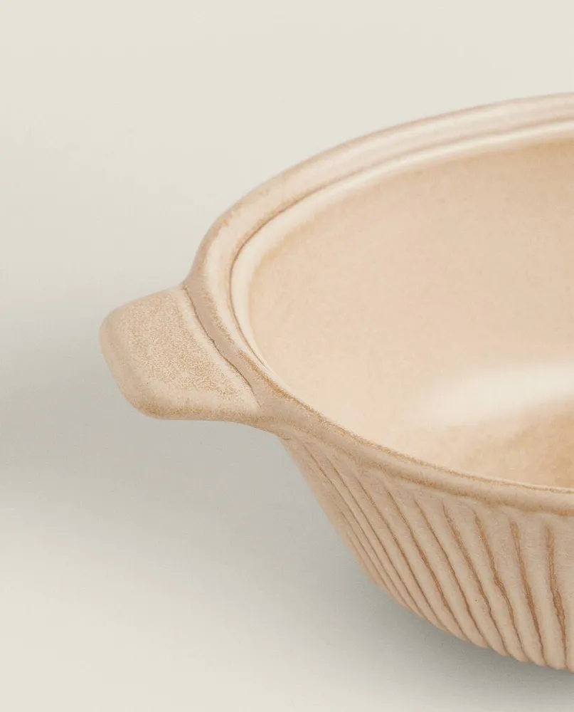 STONEWARE SERVING DISH WITH HANDLES