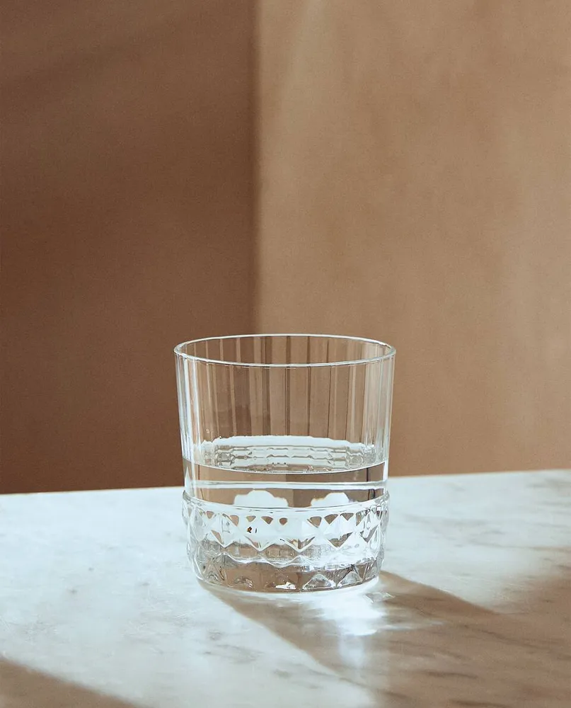 FACETED GLASS TUMBLER