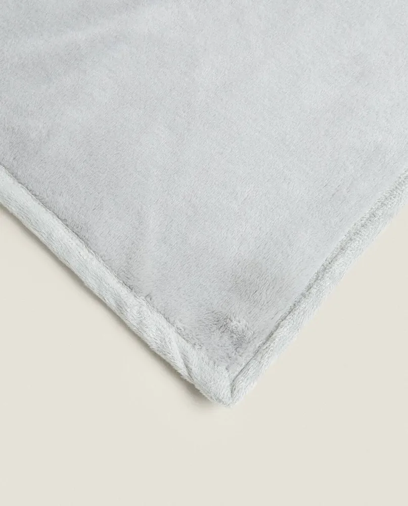 PLAIN FLEECE BLANKET