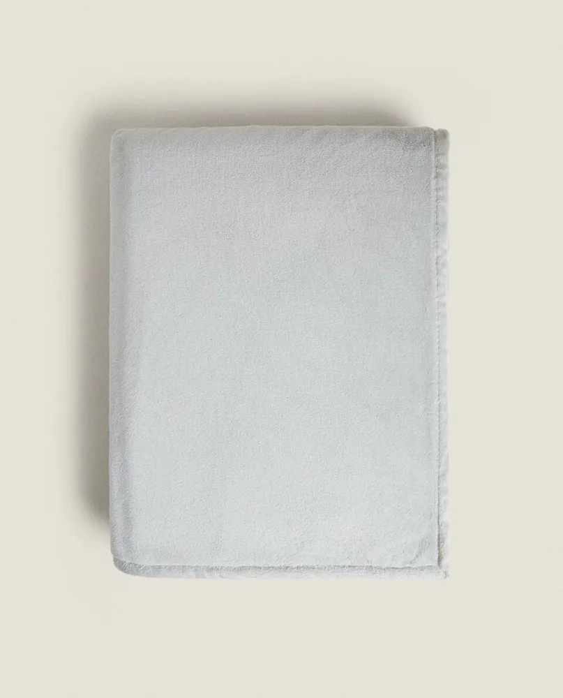 PLAIN FLEECE BLANKET