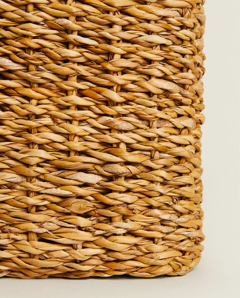 WOVEN LAUNDRY BASKET